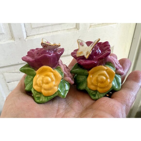 Vintage 60's Royal Albert Old Country Roses Salt and pepper Shakers Butterfly - Picture 5 of 6